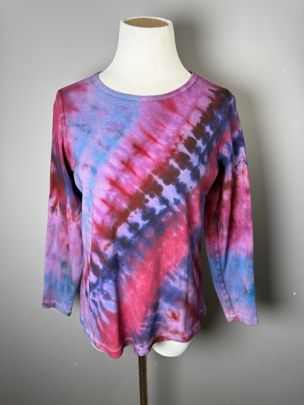 Tie-Dye Long Sleeve Women's Top in Pink and Blue